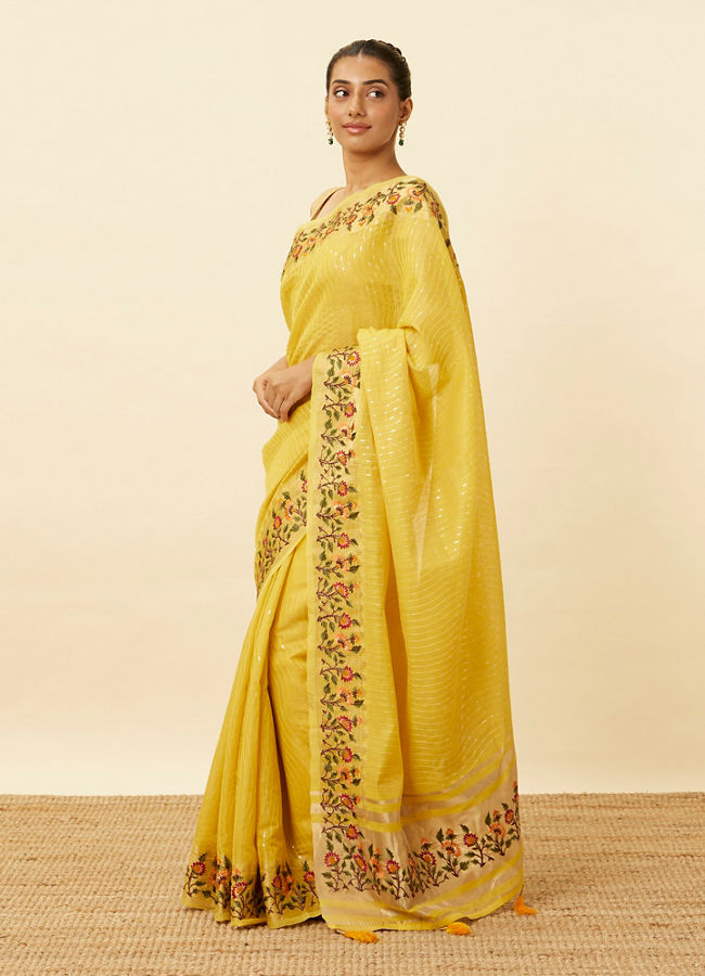 alt message - Mohey Women Primrose Yellow Saree with Botanical Patterns image number 3