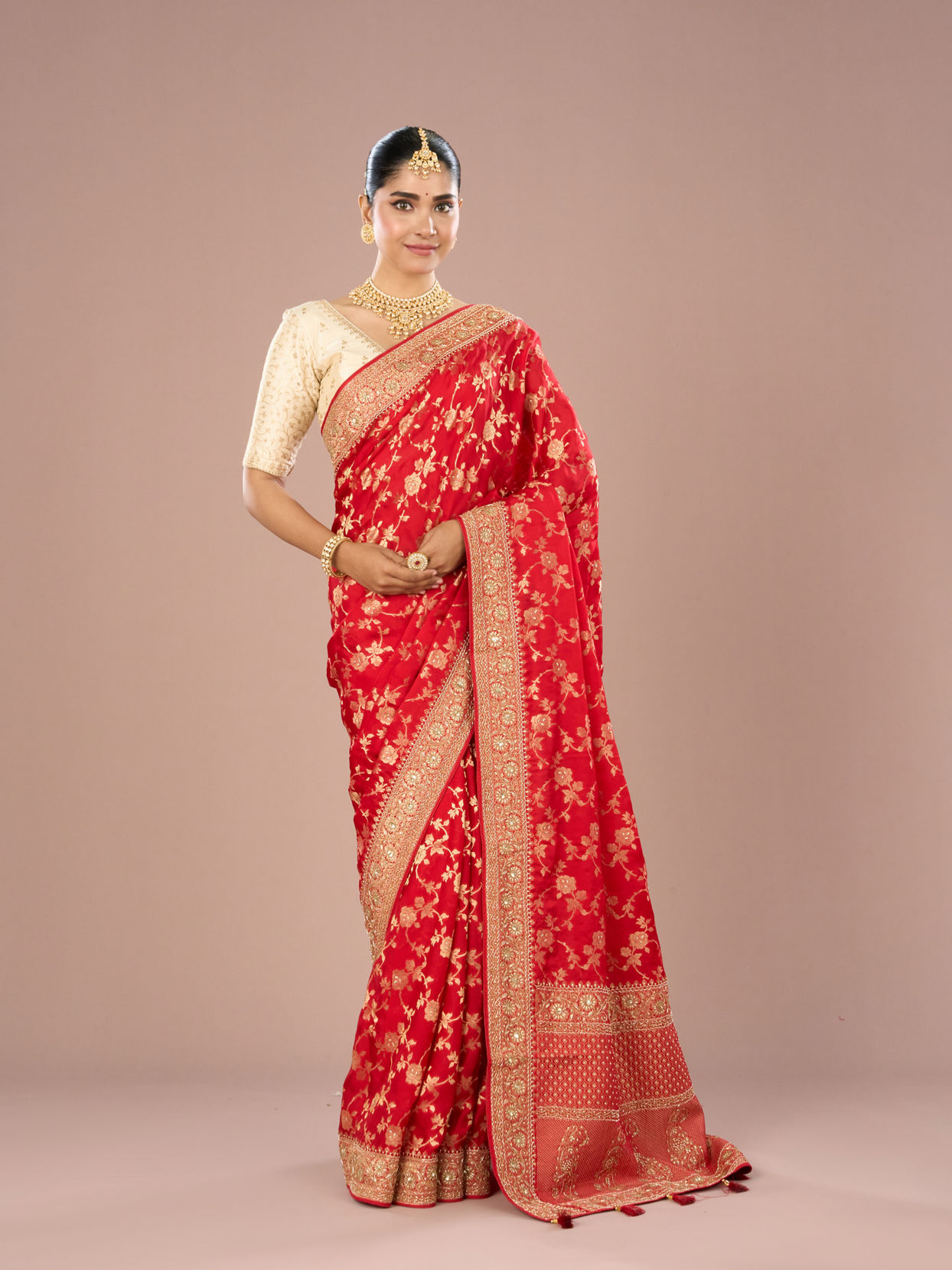 Mohey Women Scarlet Satin Delight Saree