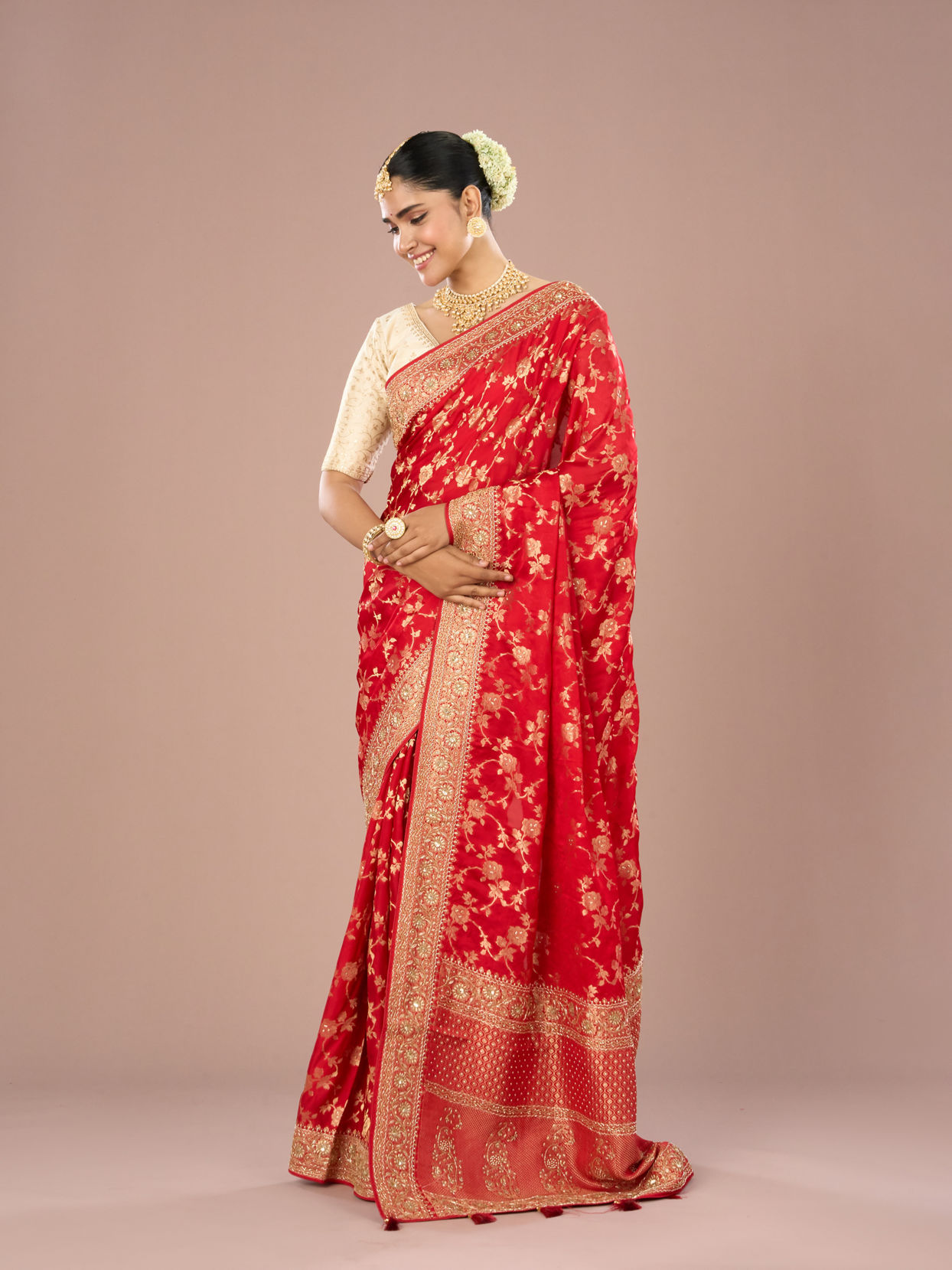 Mohey Women Scarlet Satin Delight Saree