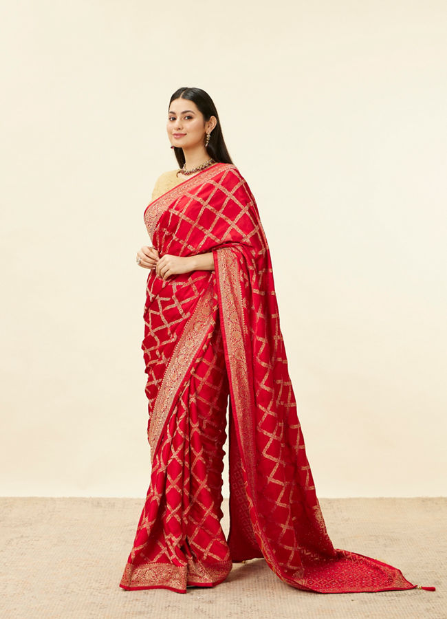 Mohey Women Tomato Red Grid Patterned Stone Work Saree