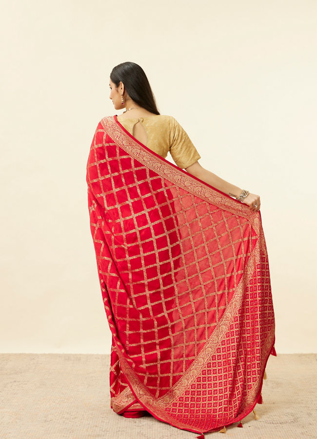 Mohey Women Tomato Red Grid Patterned Stone Work Saree