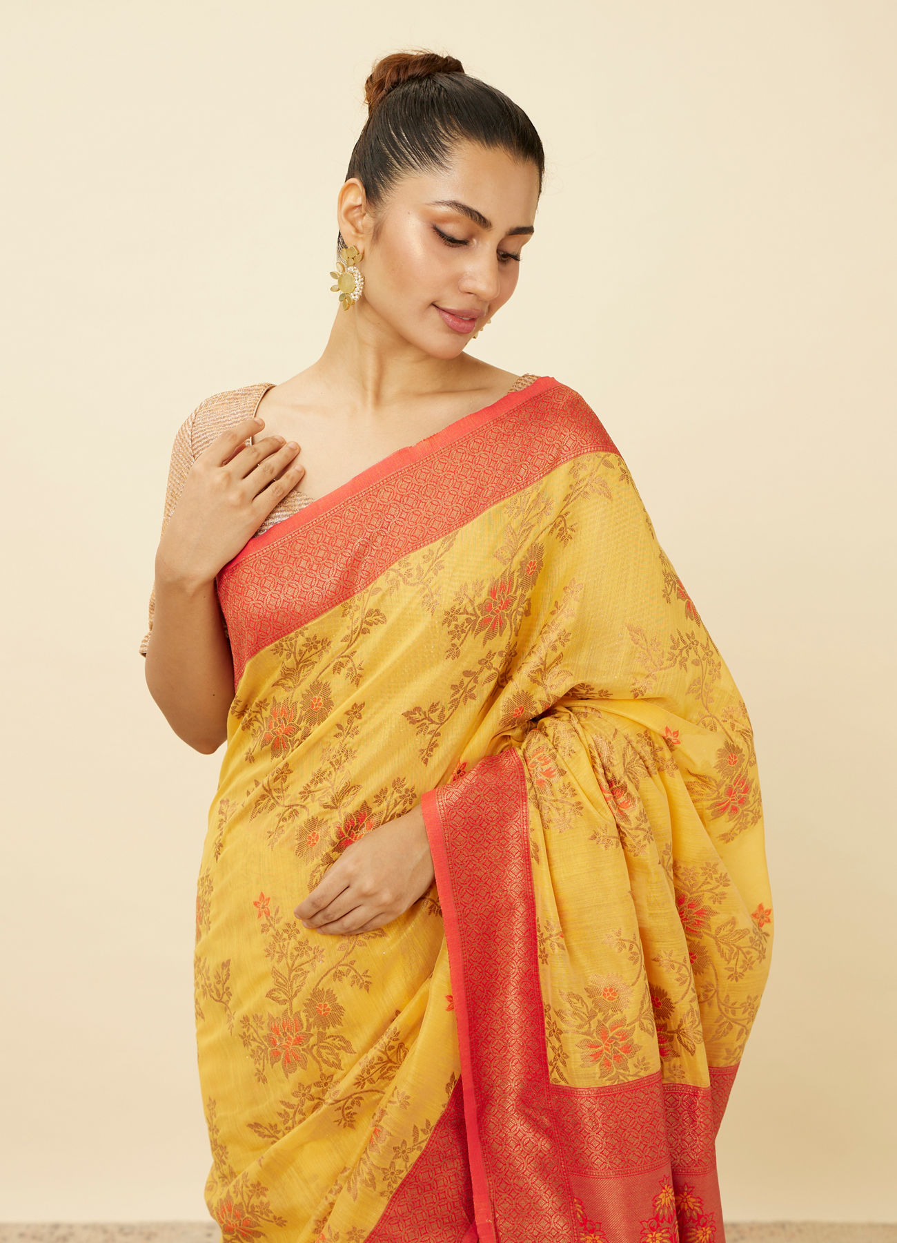 Mohey Women Tangerine Yellow Saree with Floral Pattern