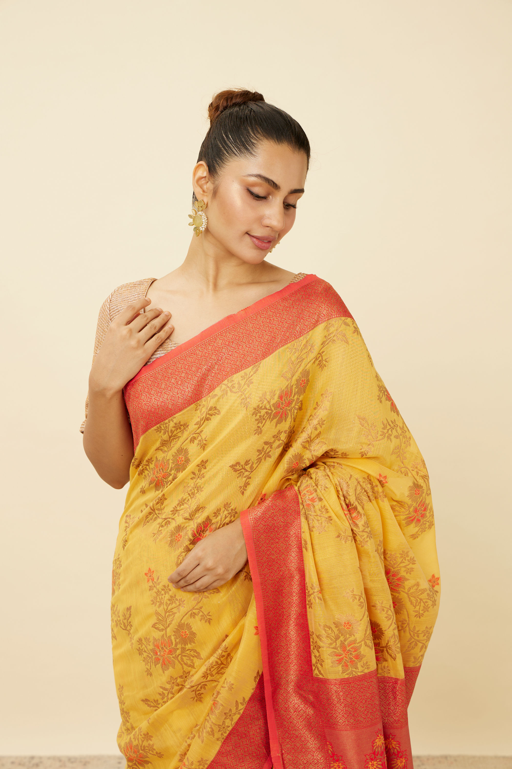 Mohey Women Tangerine Yellow Saree with Floral Pattern