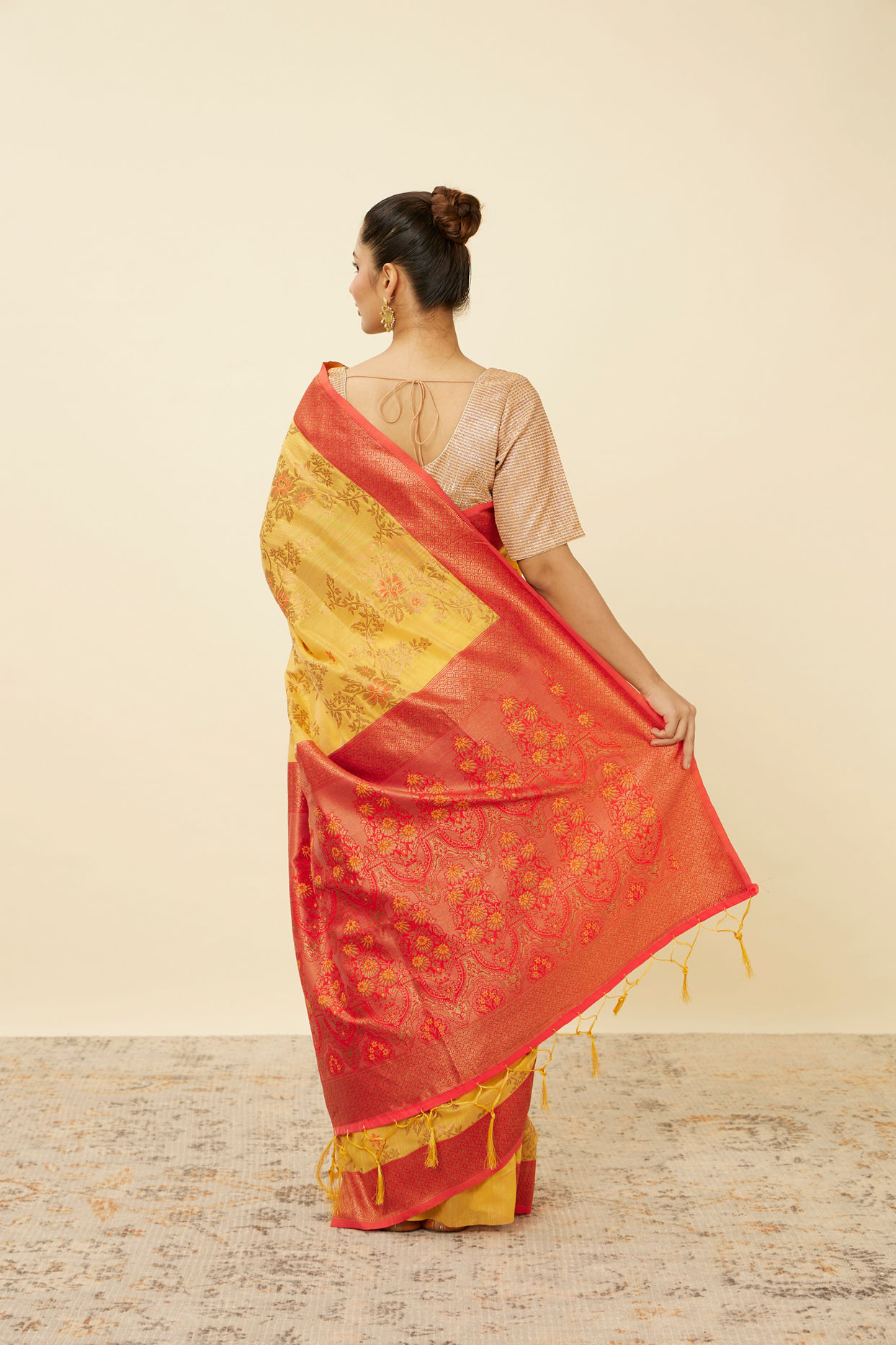 Mohey Women Tangerine Yellow Saree with Floral Pattern