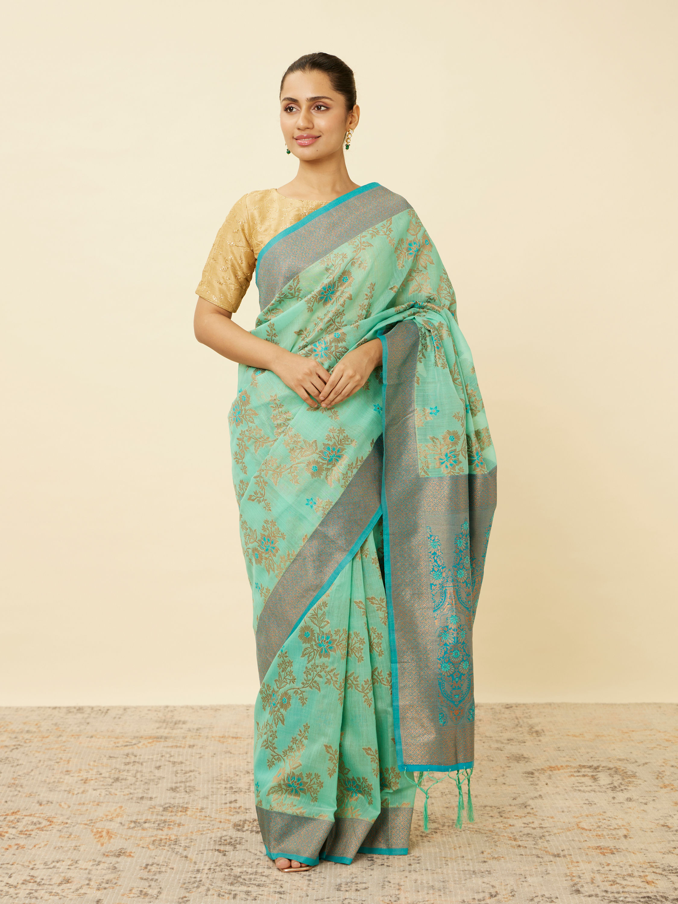 Mohey Women Teal Blue Bel Buti Patterned Saree