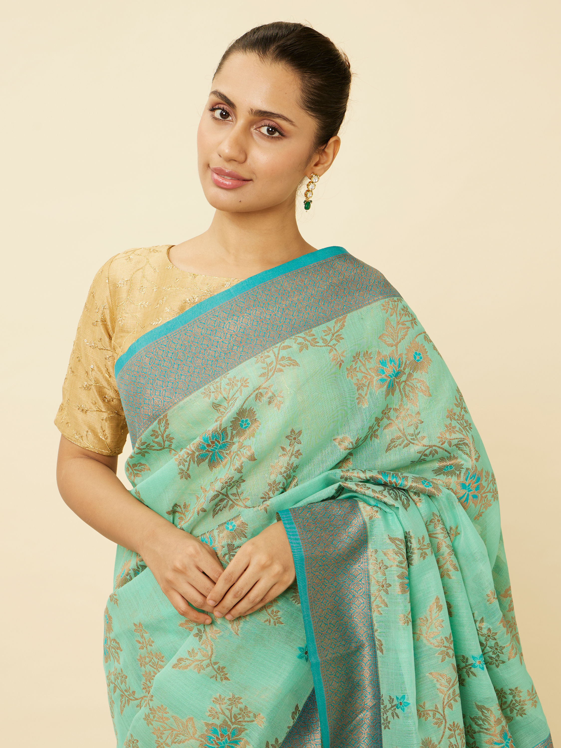 Mohey Women Teal Blue Bel Buti Patterned Saree
