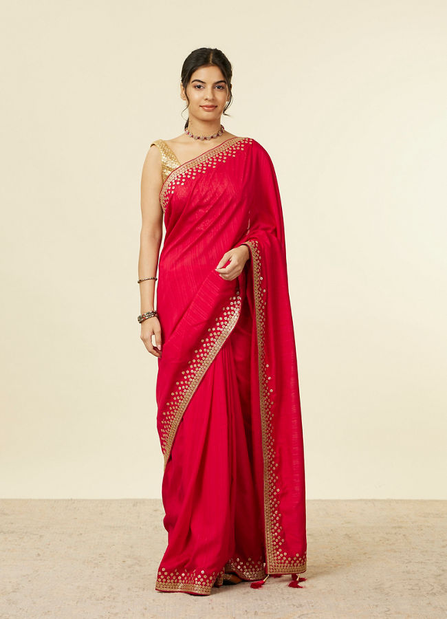 alt message - Mohey Women Dark Red Floral Sequinned Saree with Tassels Latkans image number 0