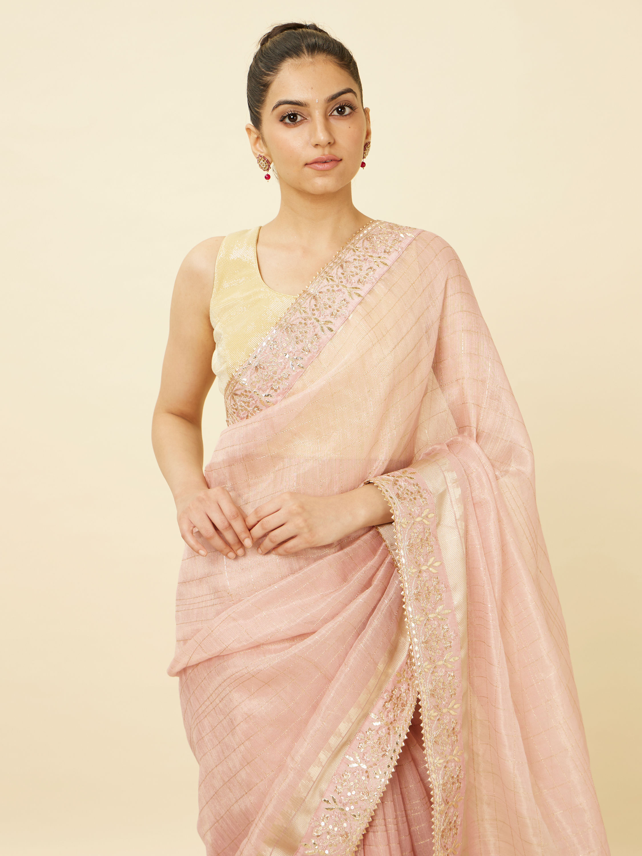 Mohey Women Rose Shadow Pink Saree with Floral Patterned Borders