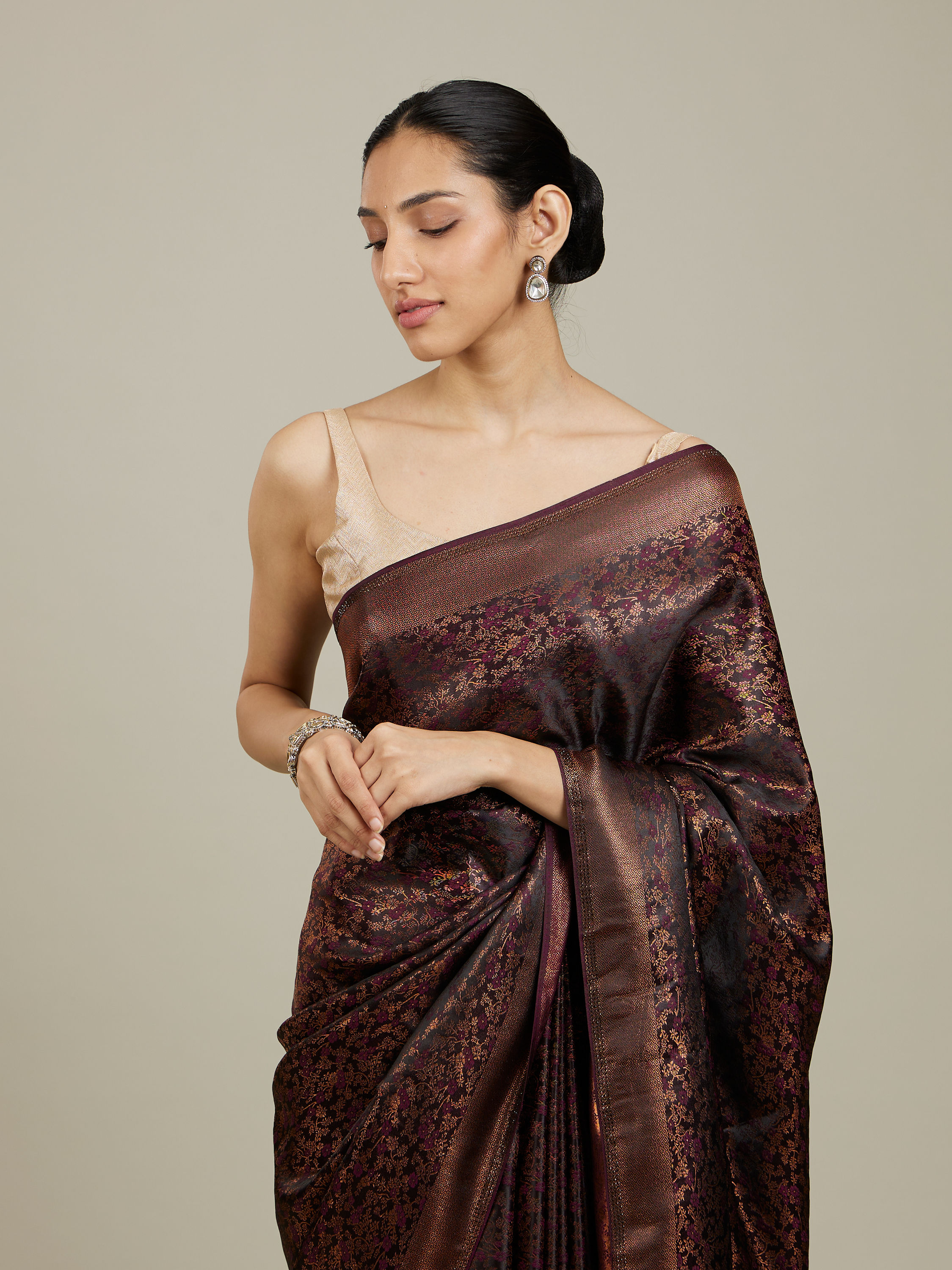 Mohey Women Windsor Wine Floral Patterned Saree