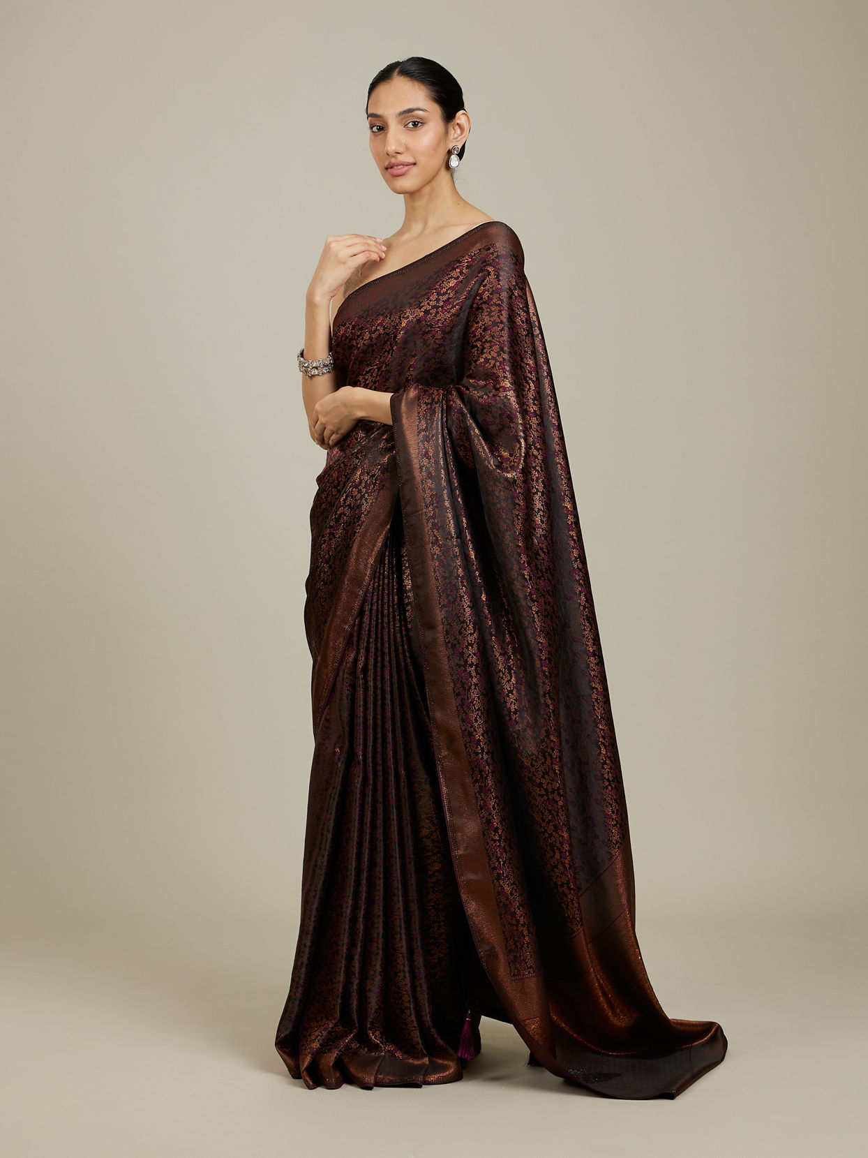 Mohey Women Windsor Wine Floral Patterned Saree