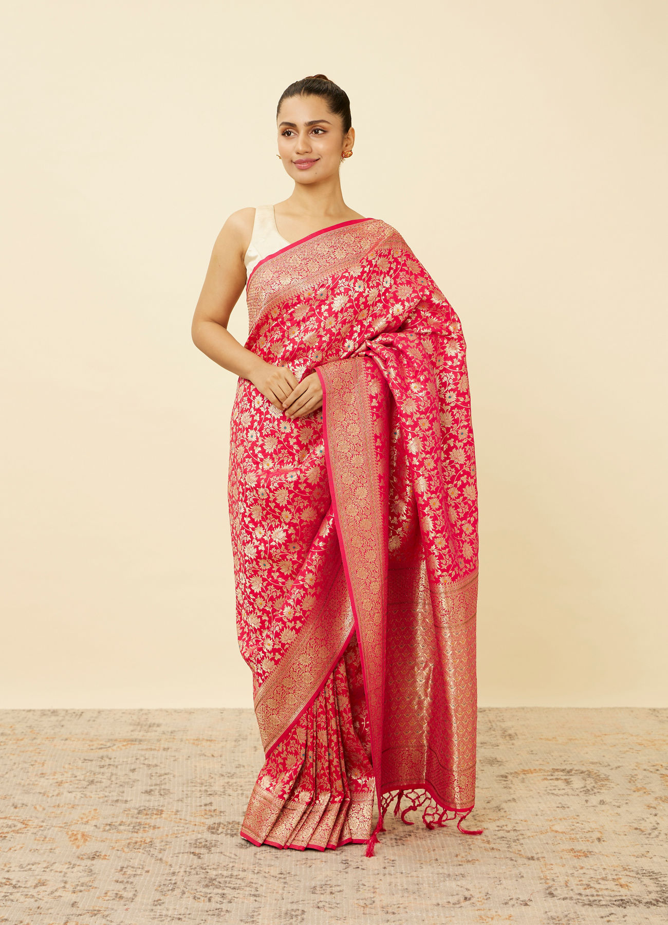 Mohey Women Ruby Pink Bel Buti Patterned Saree