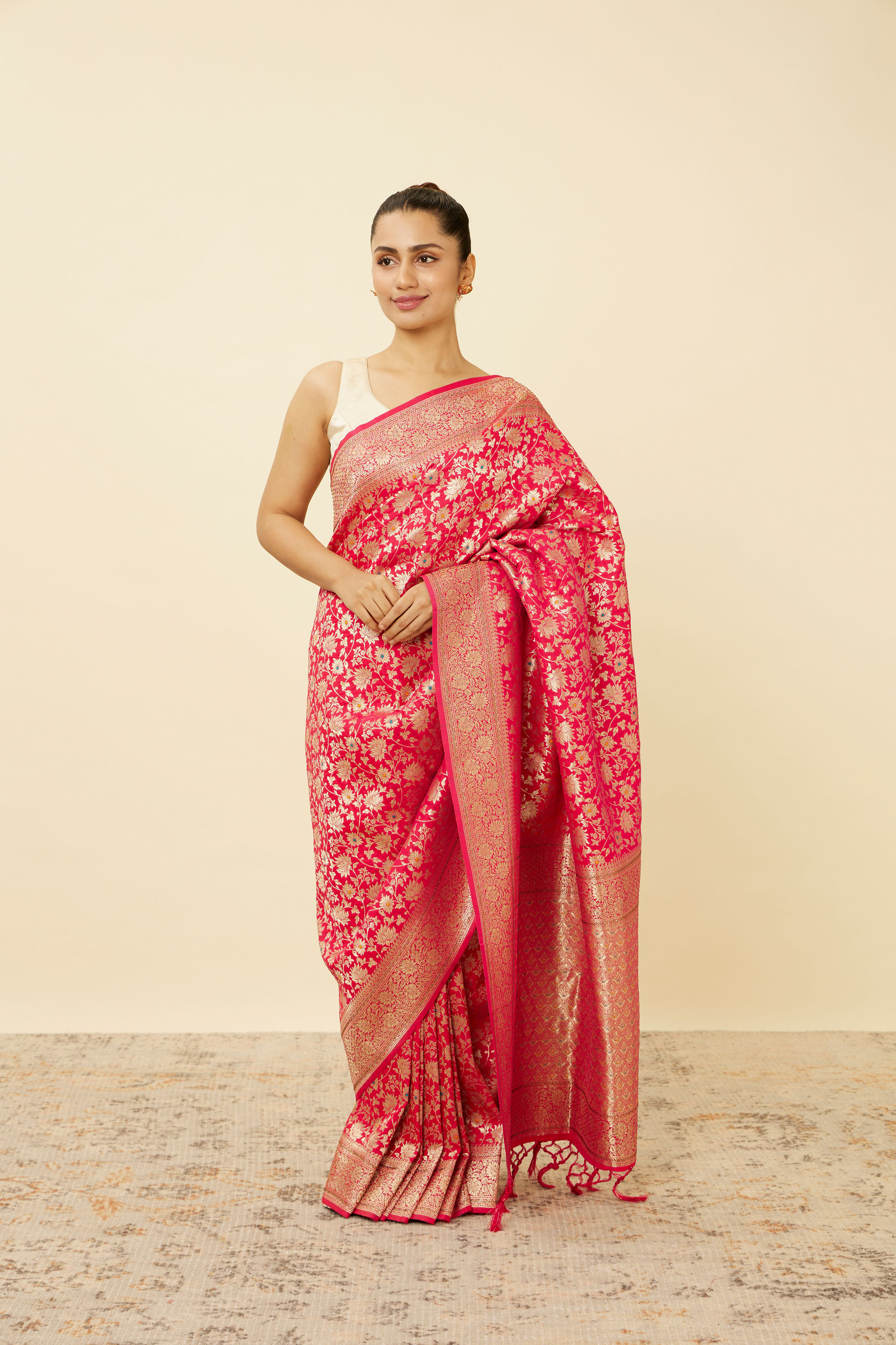 Mohey Women Ruby Pink Bel Buti Patterned Saree