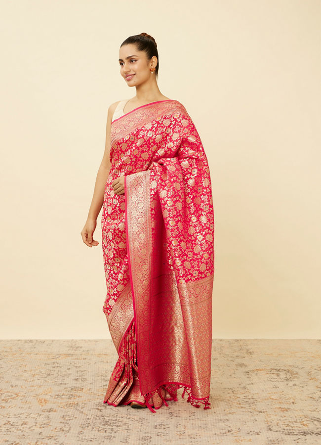 alt message - Mohey Women Ruby Pink Bel Buti Patterned Saree image number 3