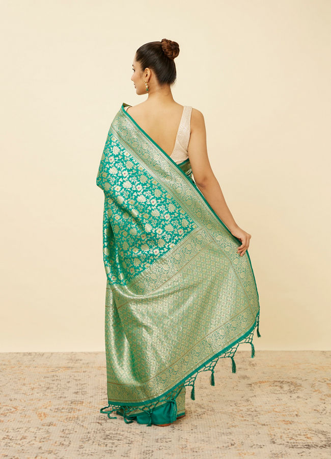 alt message - Mohey Women Emerald Green Bel Buti Patterned Saree image number 2