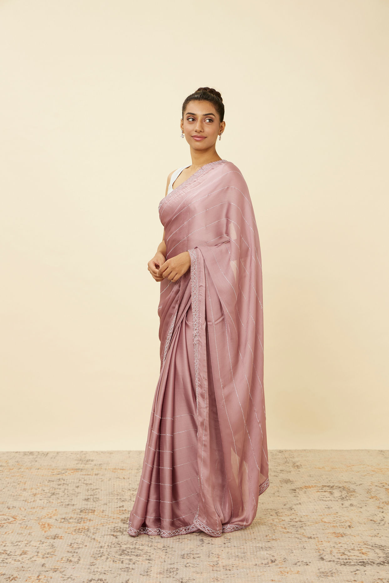 Mohey Women Lilac Sequined Saree