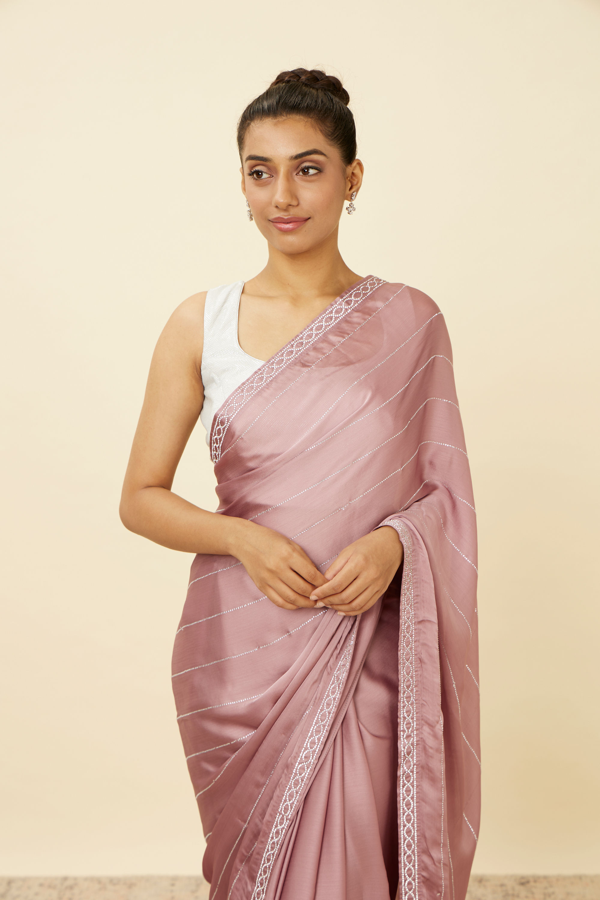 Mohey Women Lilac Sequined Saree