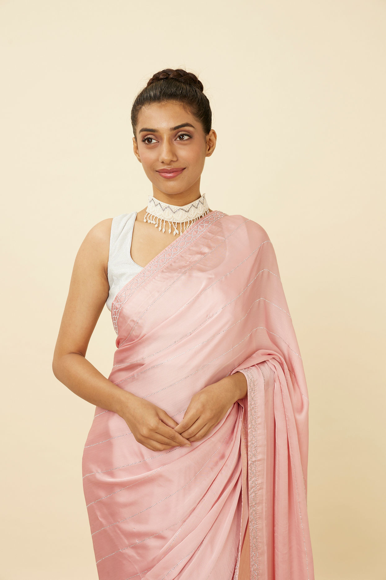 alt message - Mohey Women Fairy Tale Pink Sequined Saree image number 1