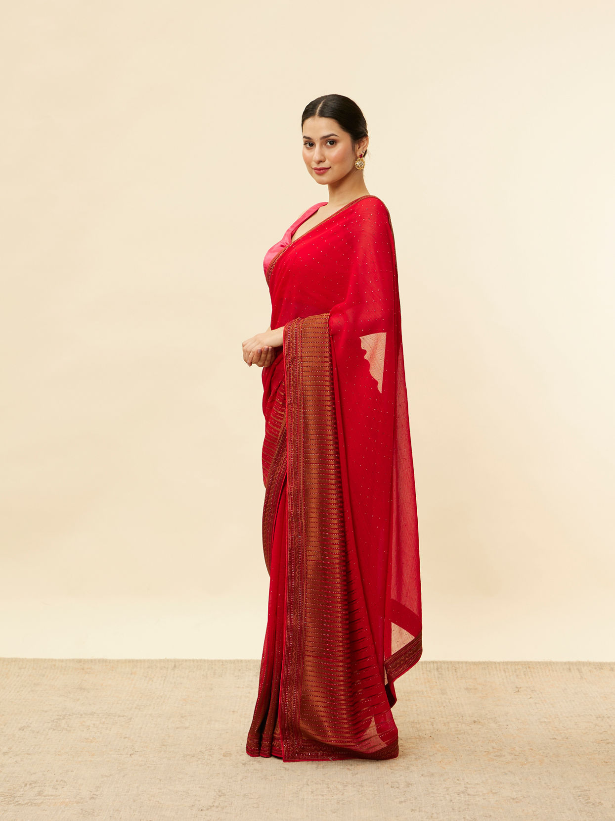 alt message - Mohey Women Classic Red and Copper Stone Work Saree image number 3