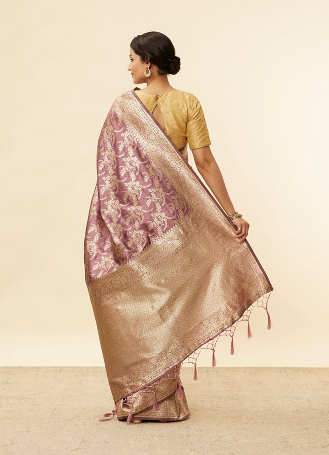 Mohey Women Sparkling Grape Purple Bel Buti Patterned Zari Work Saree