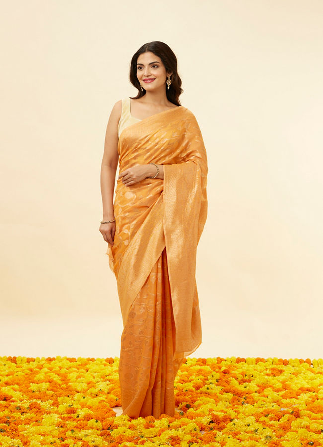 alt message - Mohey Women Sunrise Orange Floral Patterned Saree image number 0