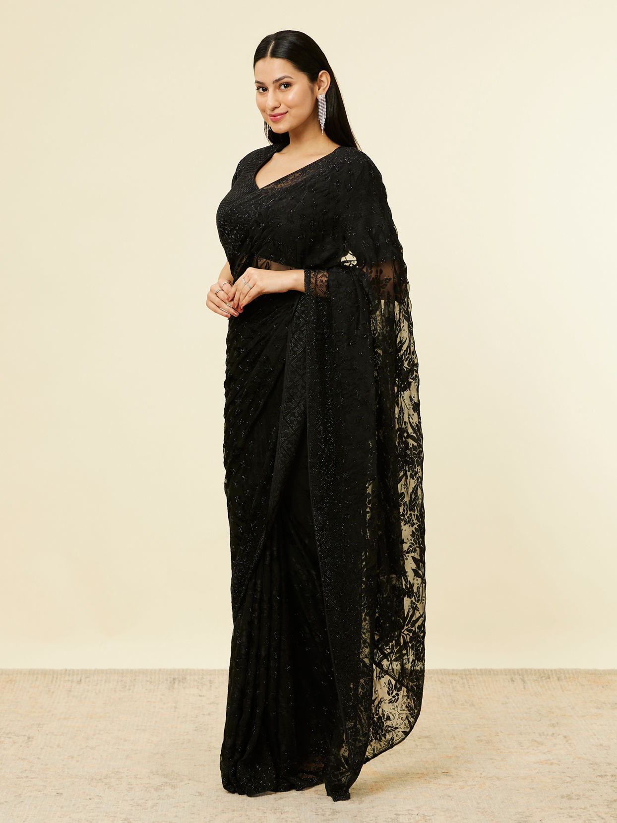 Mohey Women Charcoal Black Floral Printed Rhinestone Embellished Saree