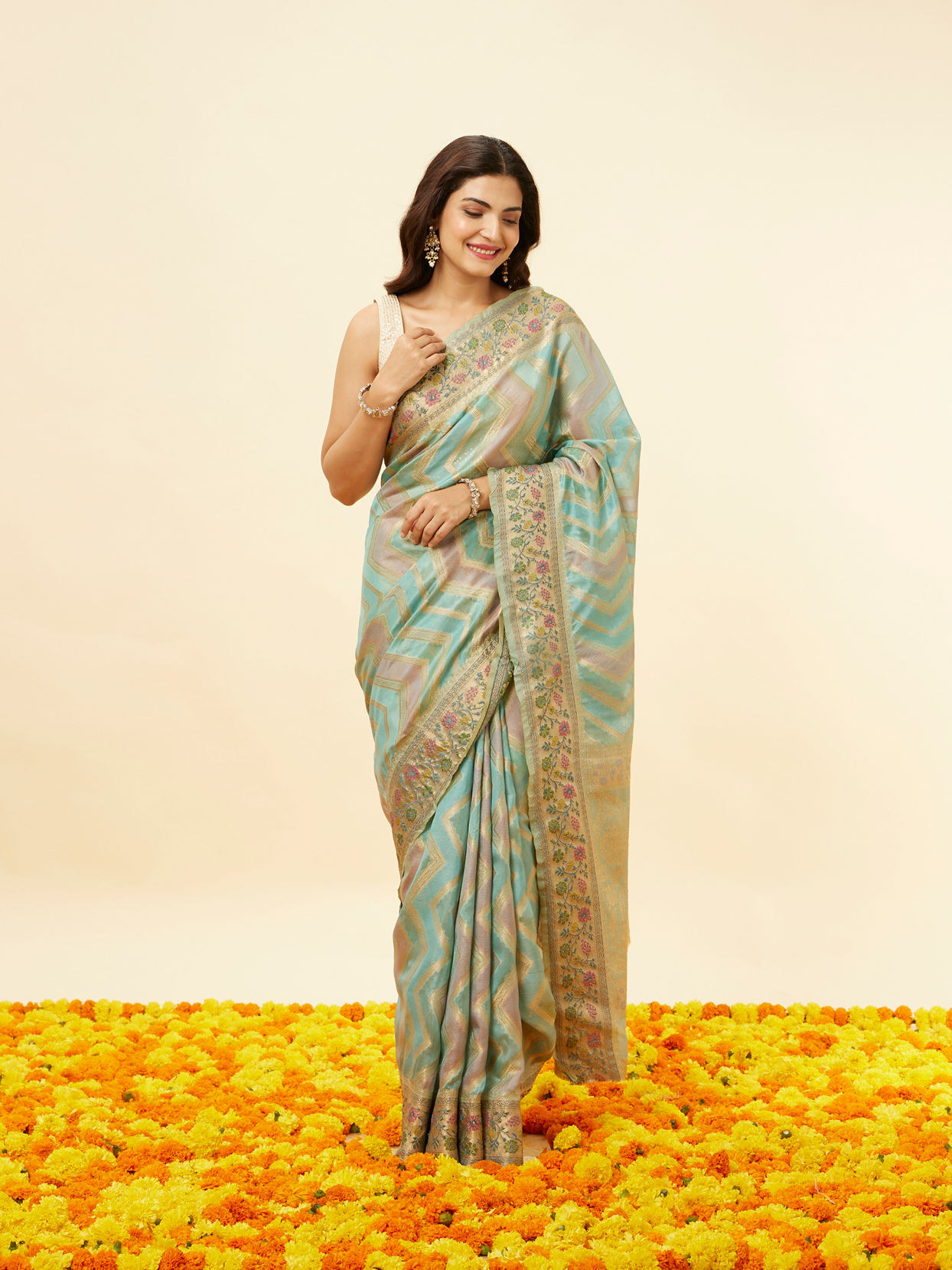 Mohey Women Sea Green and Blue Chevron Patterned Saree