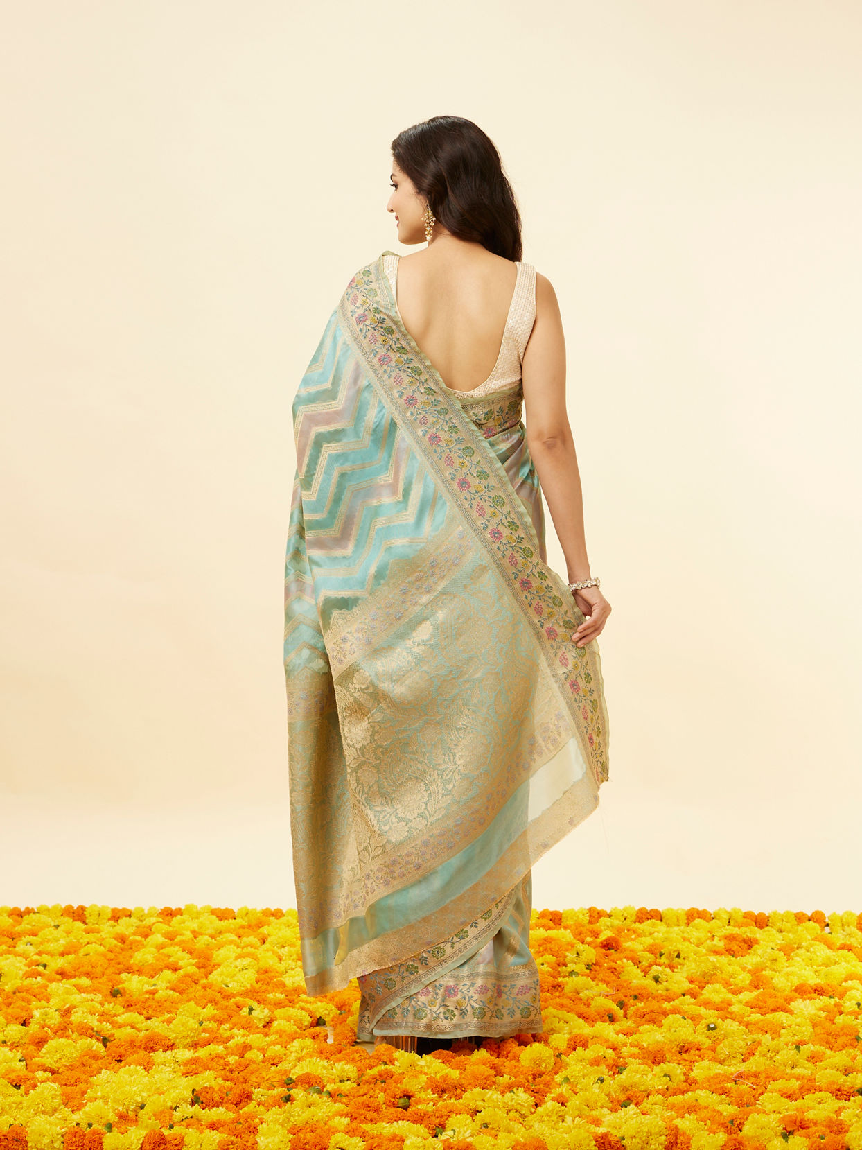 Mohey Women Sea Green and Blue Chevron Patterned Saree