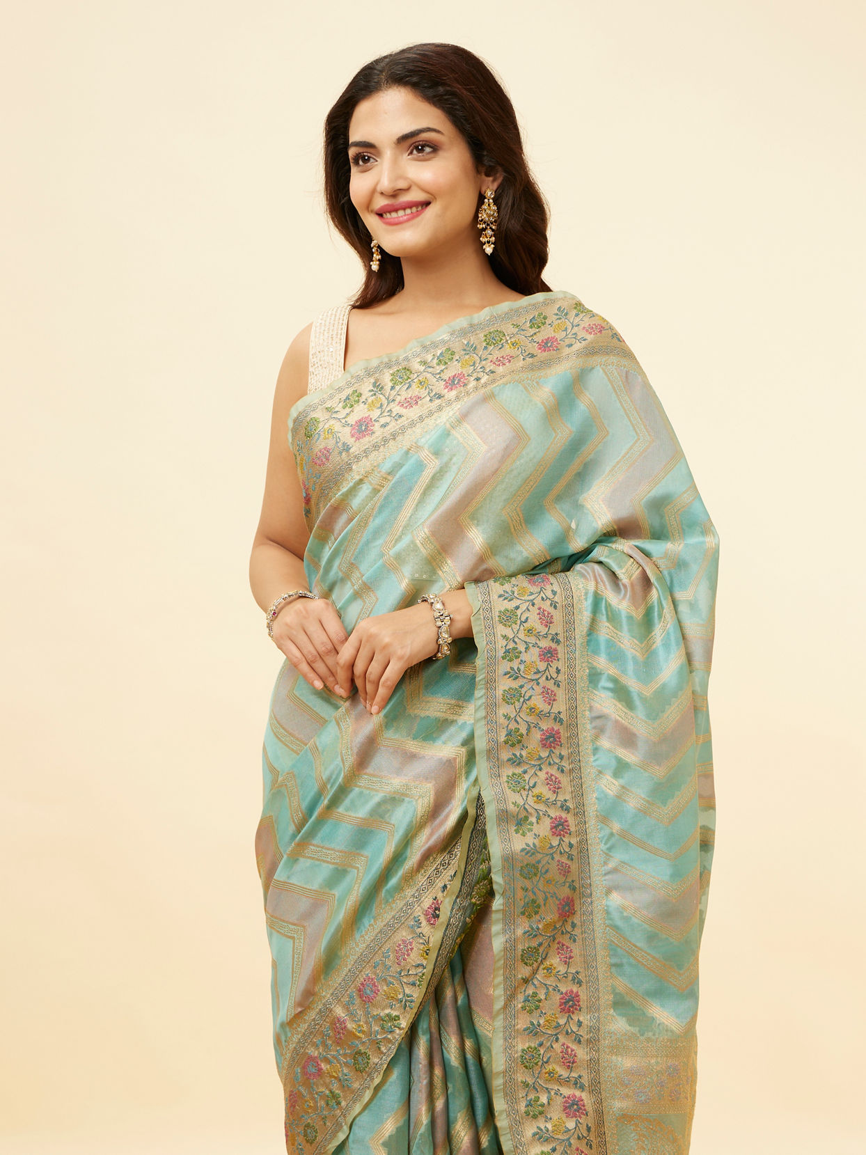 Mohey Women Sea Green and Blue Chevron Patterned Saree