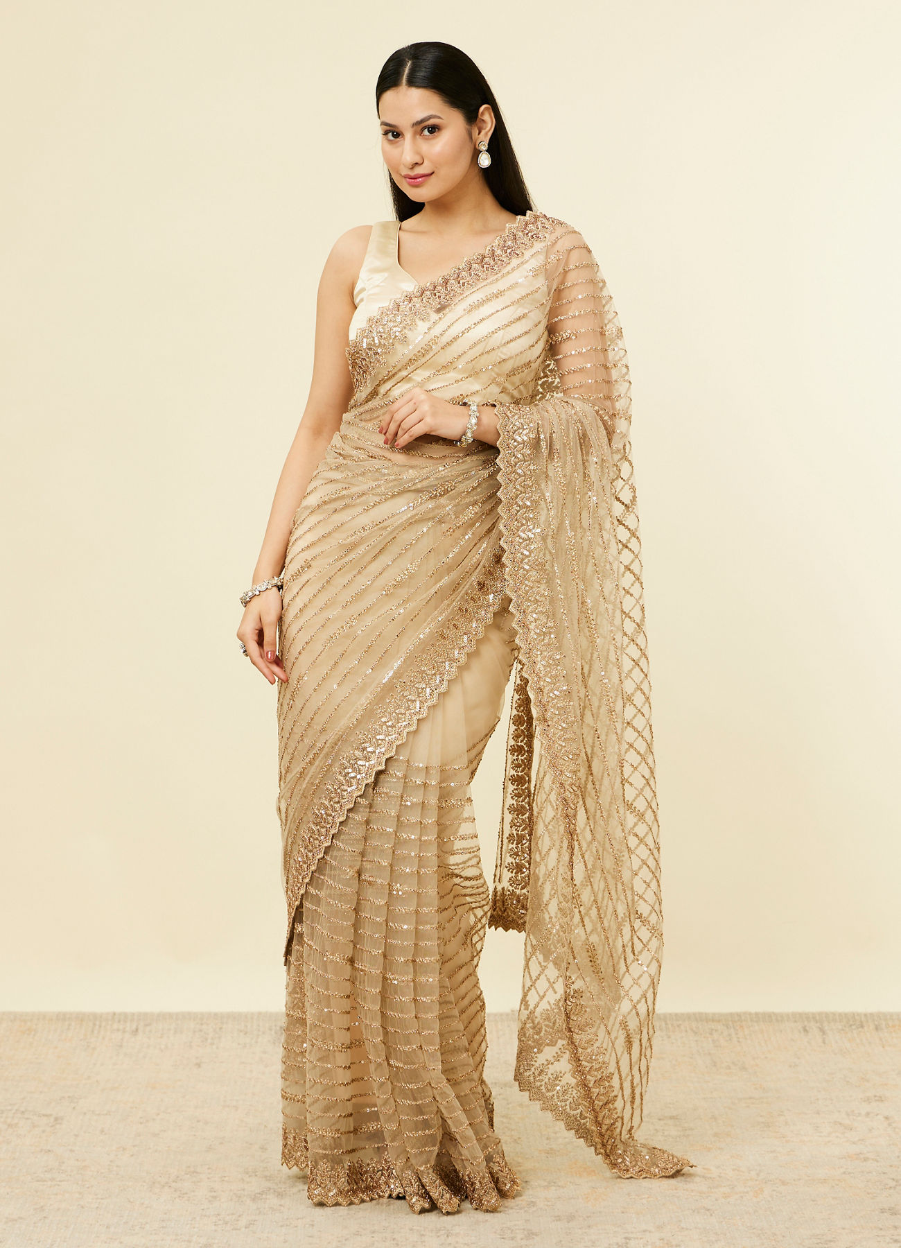 Mohey Women Fawn Sequinned Saree