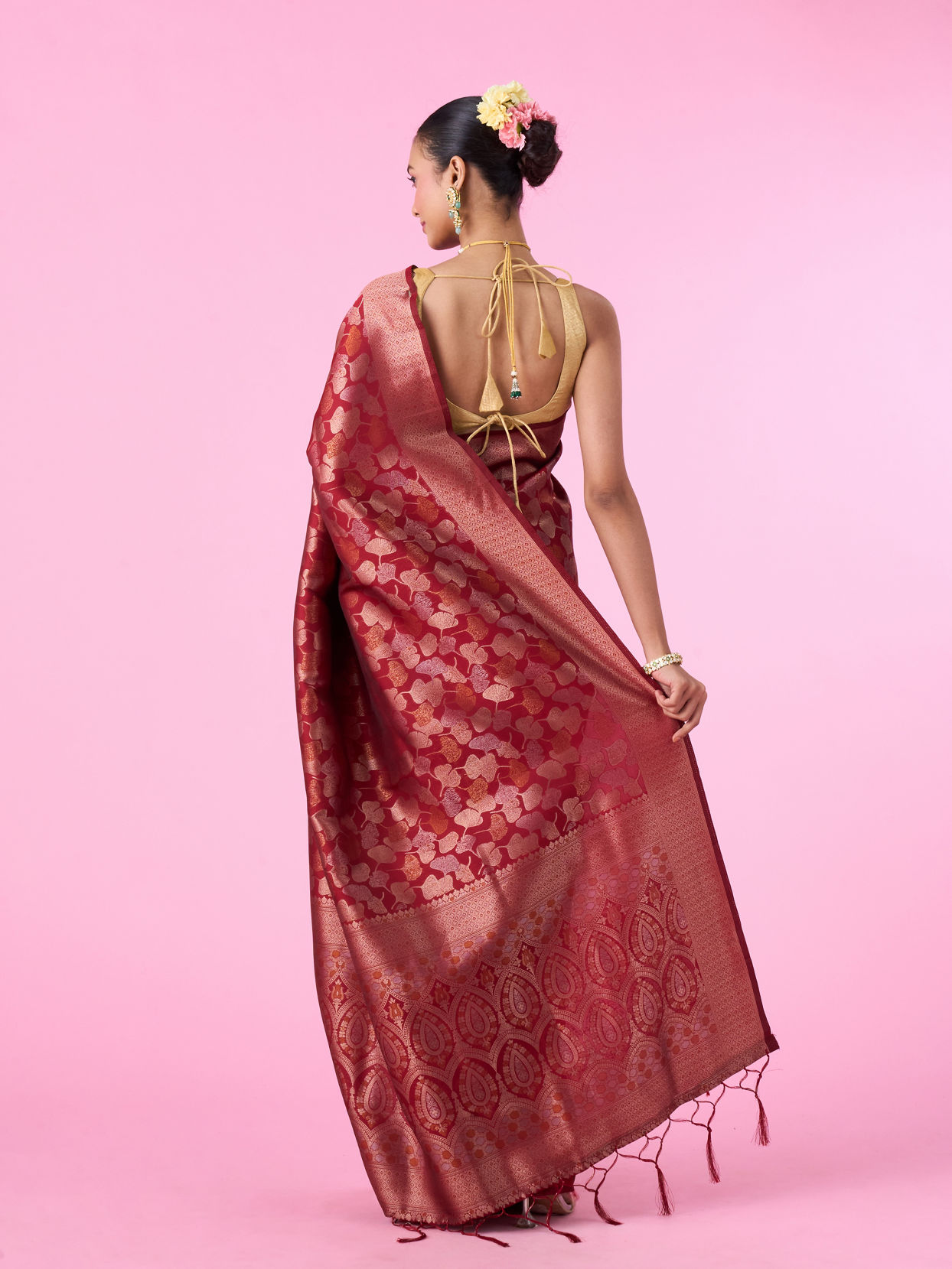 Mohey Women Elegant Maroon Banarasi Saree