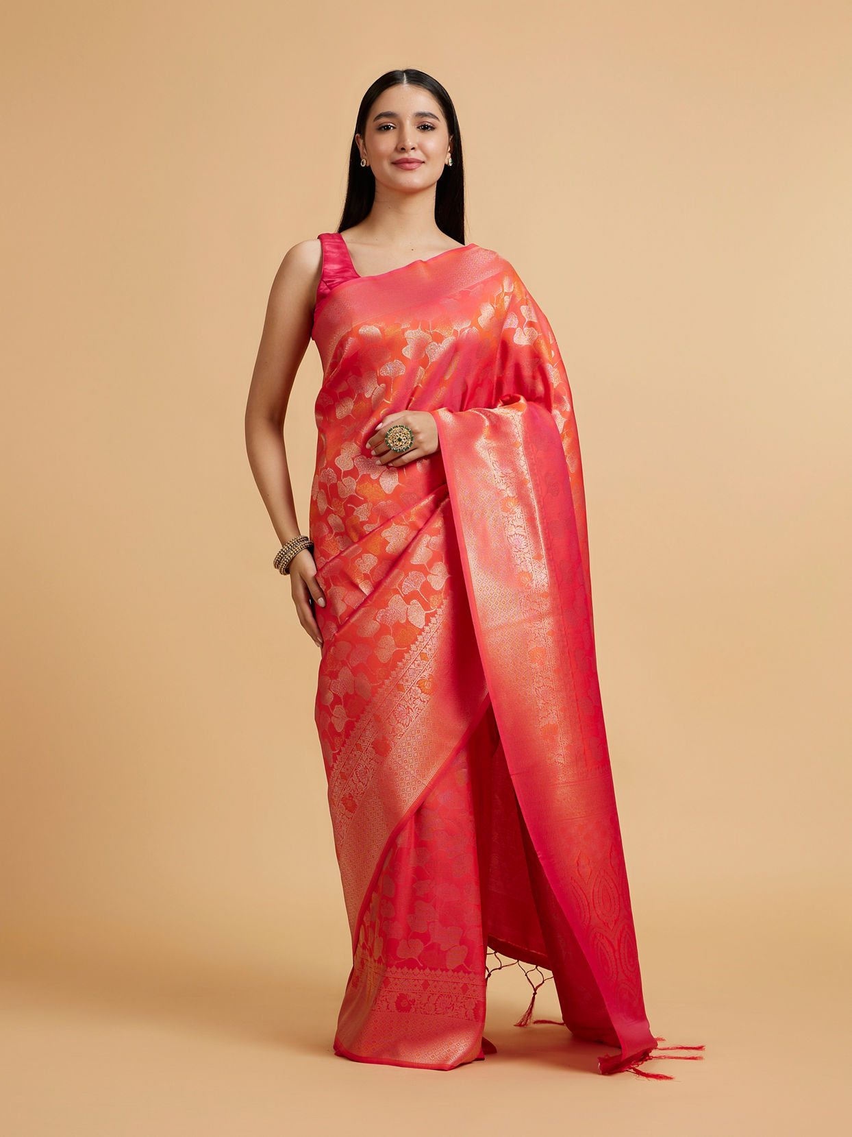 alt message - Mohey Women Orange Festive Radiance Saree image number 0