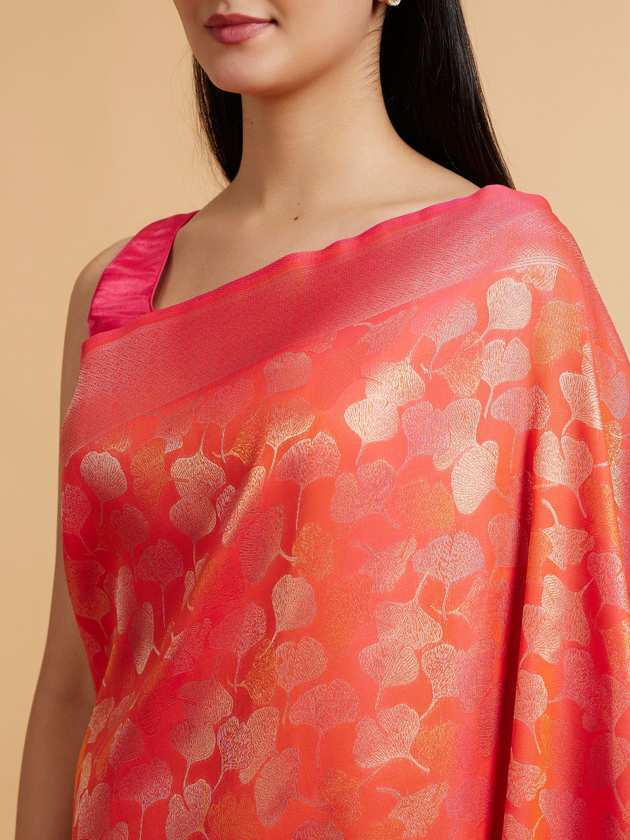 alt message - Mohey Women Orange Festive Radiance Saree image number 3