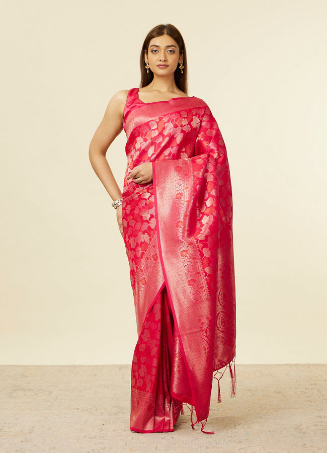 alt message - Mohey Women Rani Pink Lotus Leaf Patterned Saree image number 0