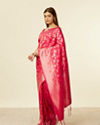 alt message - Mohey Women Rani Pink Lotus Leaf Patterned Saree image number 3