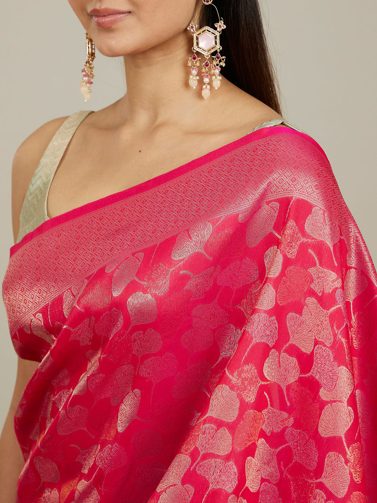 Mohey Women Rani Pink Lotus Leaf Patterned Saree