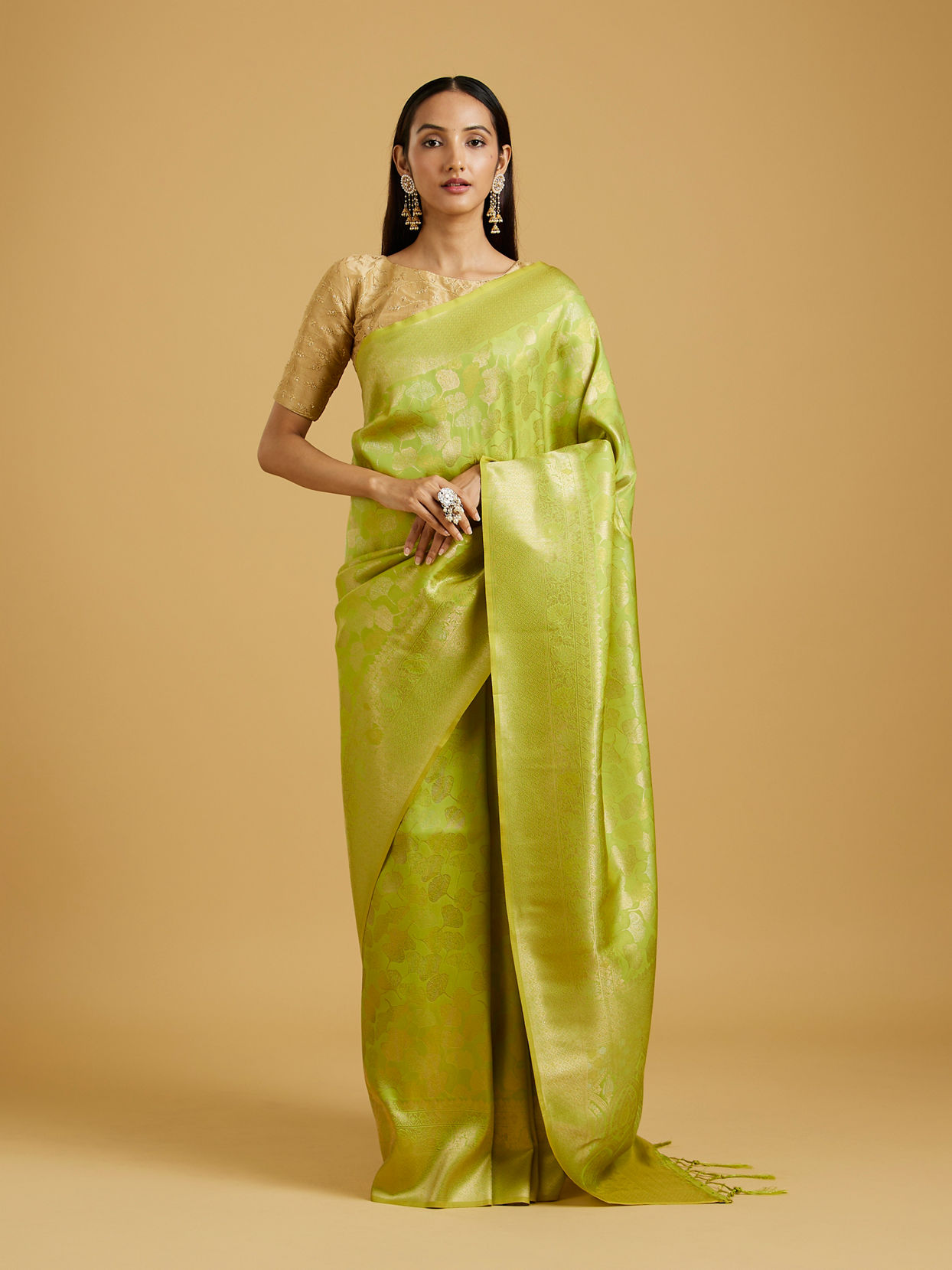 alt message - Mohey Women Emerald Green Festive Saree image number 0