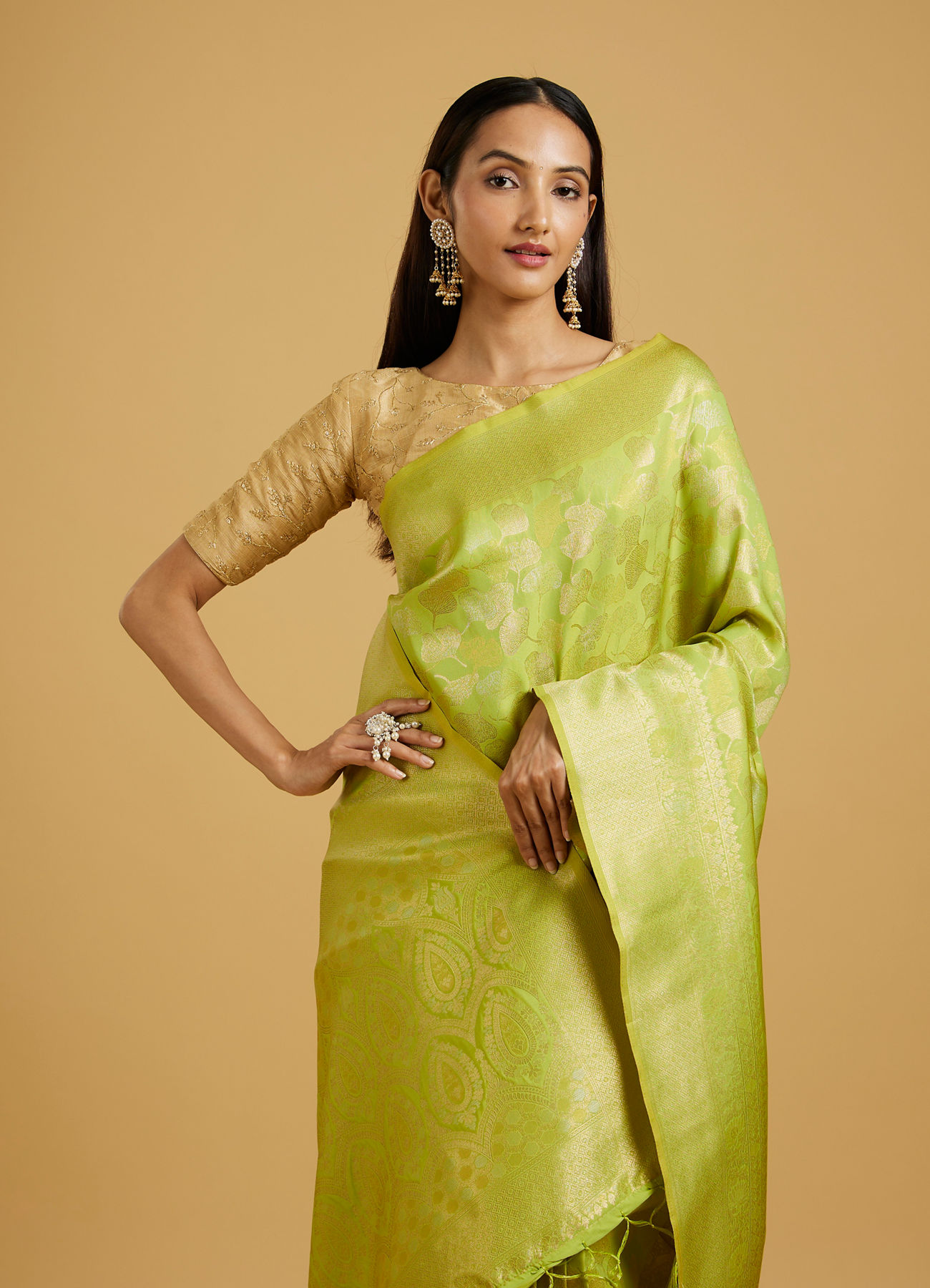 Mohey Women Emerald Green Festive Saree