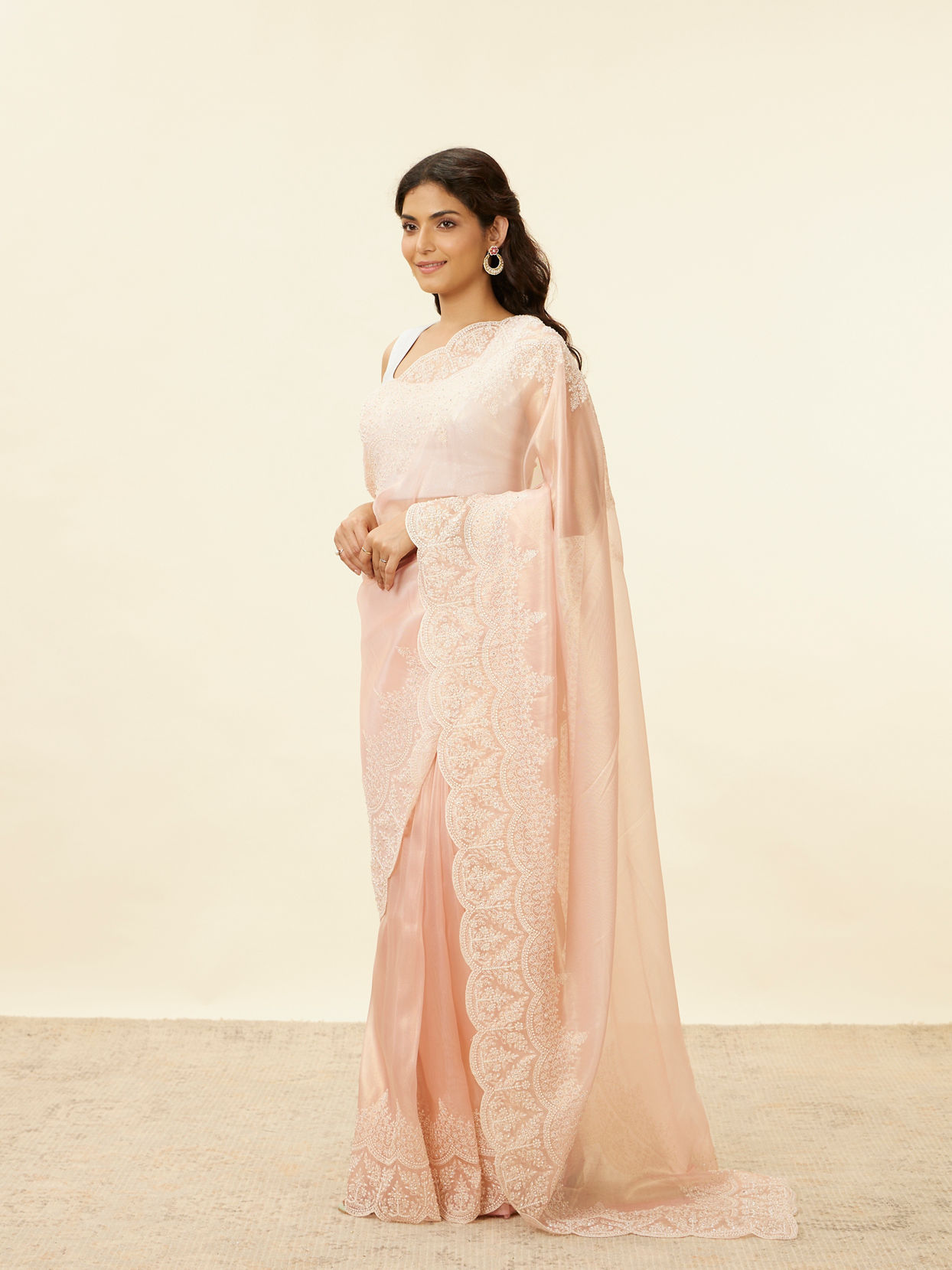 alt message - Mohey Women Blush Pink Stone Embellished Saree image number 3