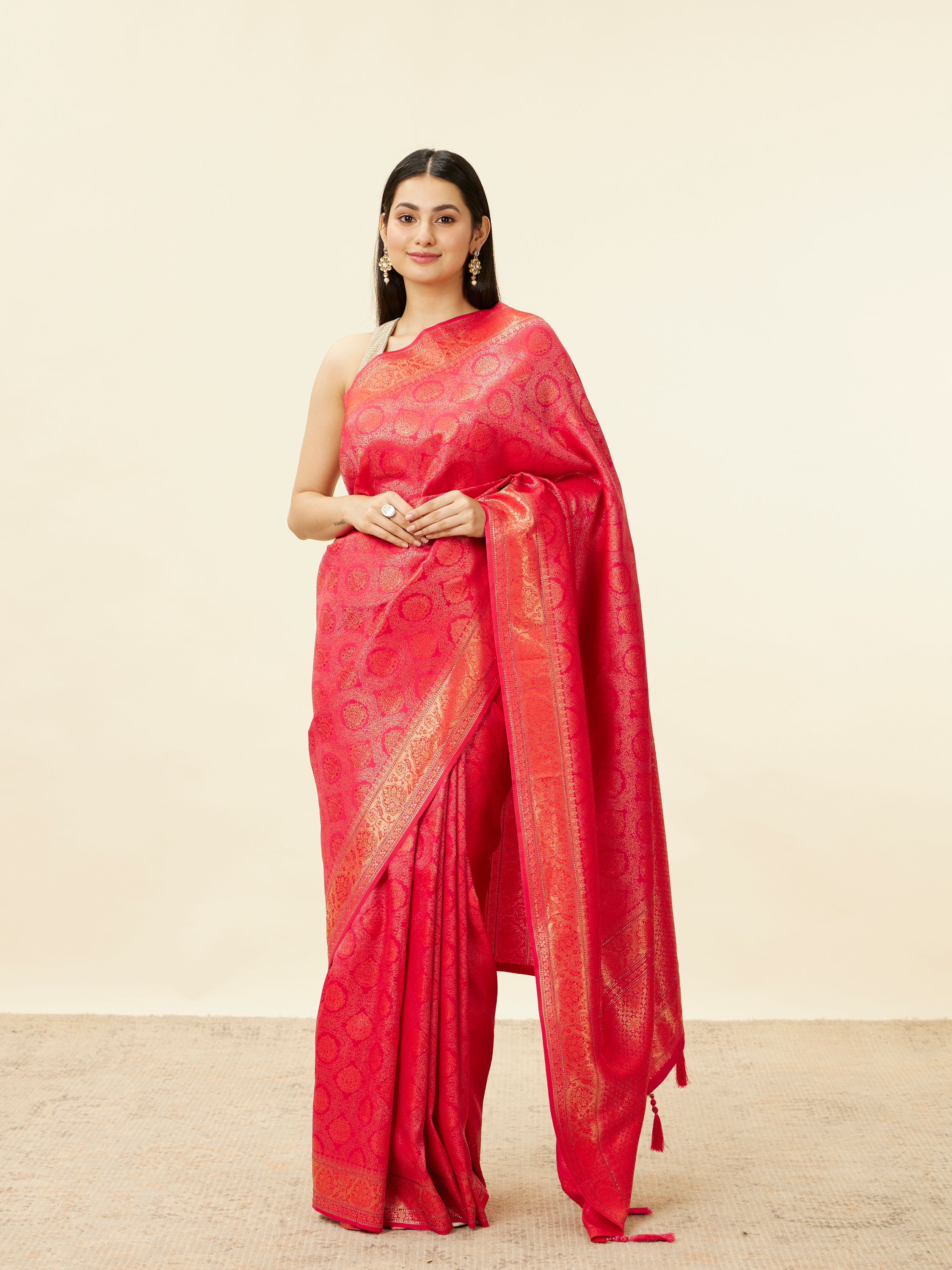 Mohey Women True Red Zari Jaal Patterned Saree