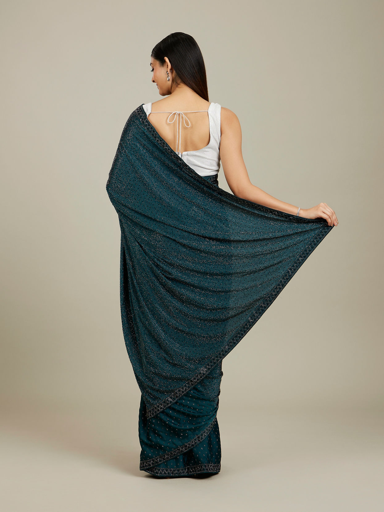 Mohey Women Teal Blue Stone Embellished Saree