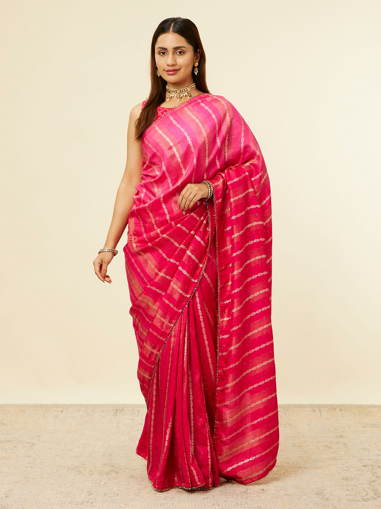 alt message - Mohey Women Rani Pink Bel Buti Patterned Saree image number 0