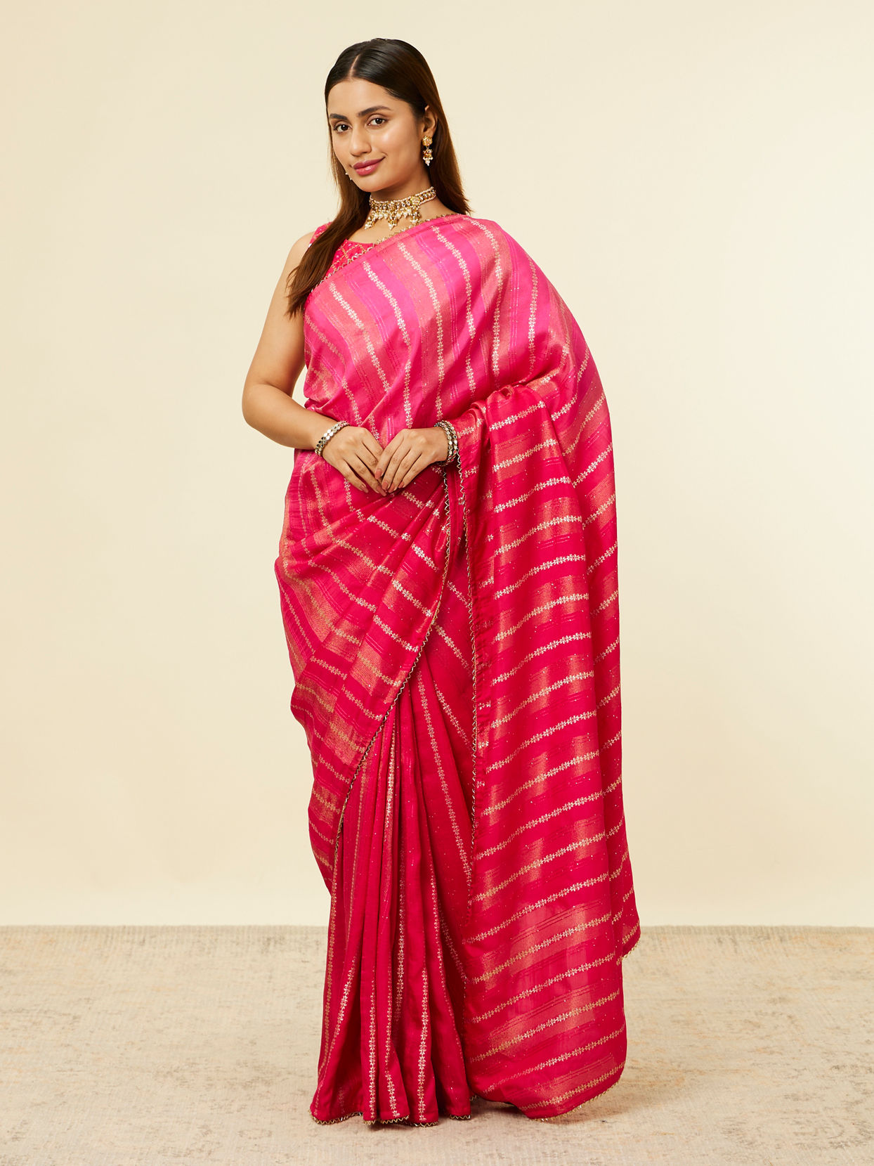 alt message - Mohey Women Rani Pink Bel Buti Patterned Saree image number 3