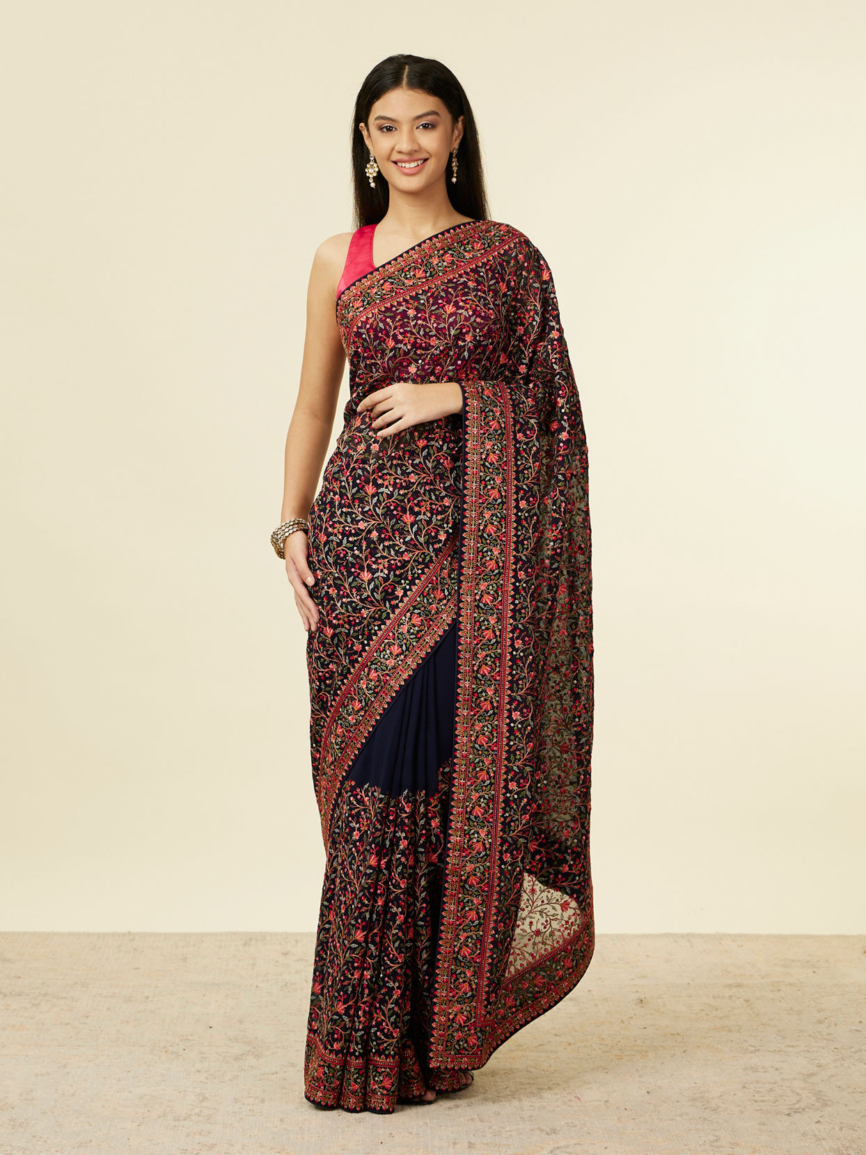 Mohey Women Indigo Blue Bel Buti Patterned Saree