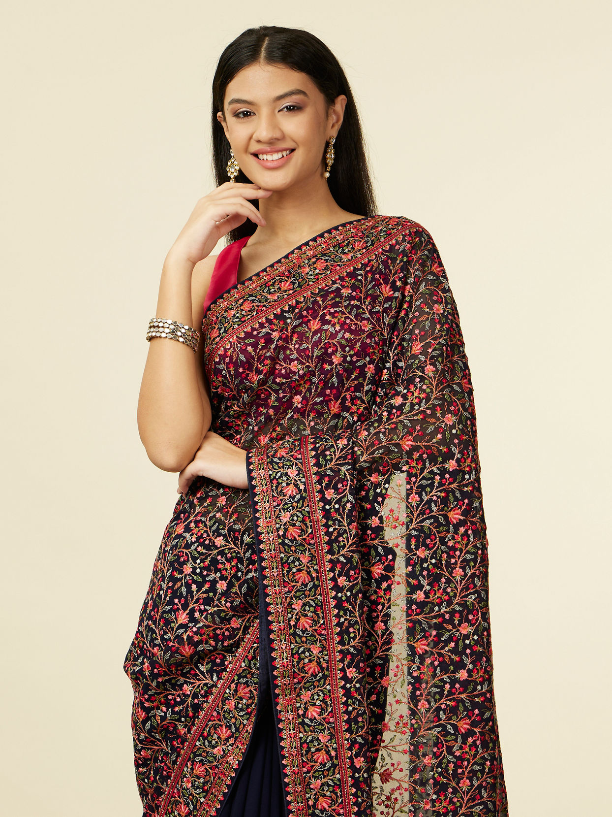 Mohey Women Indigo Blue Bel Buti Patterned Saree