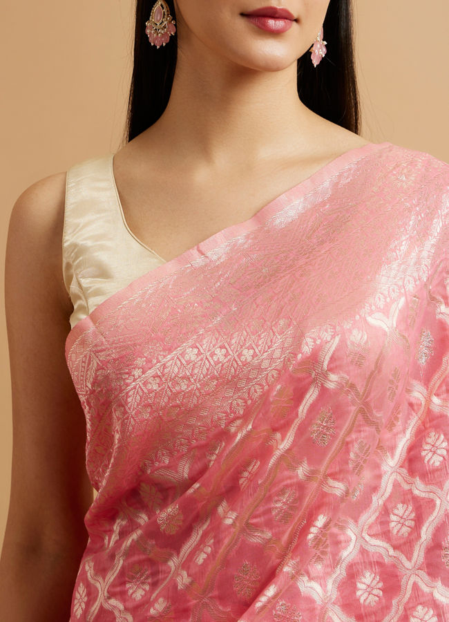 alt message - Mohey Women Pink Zari-Weave Traditional Festive Saree image number 3