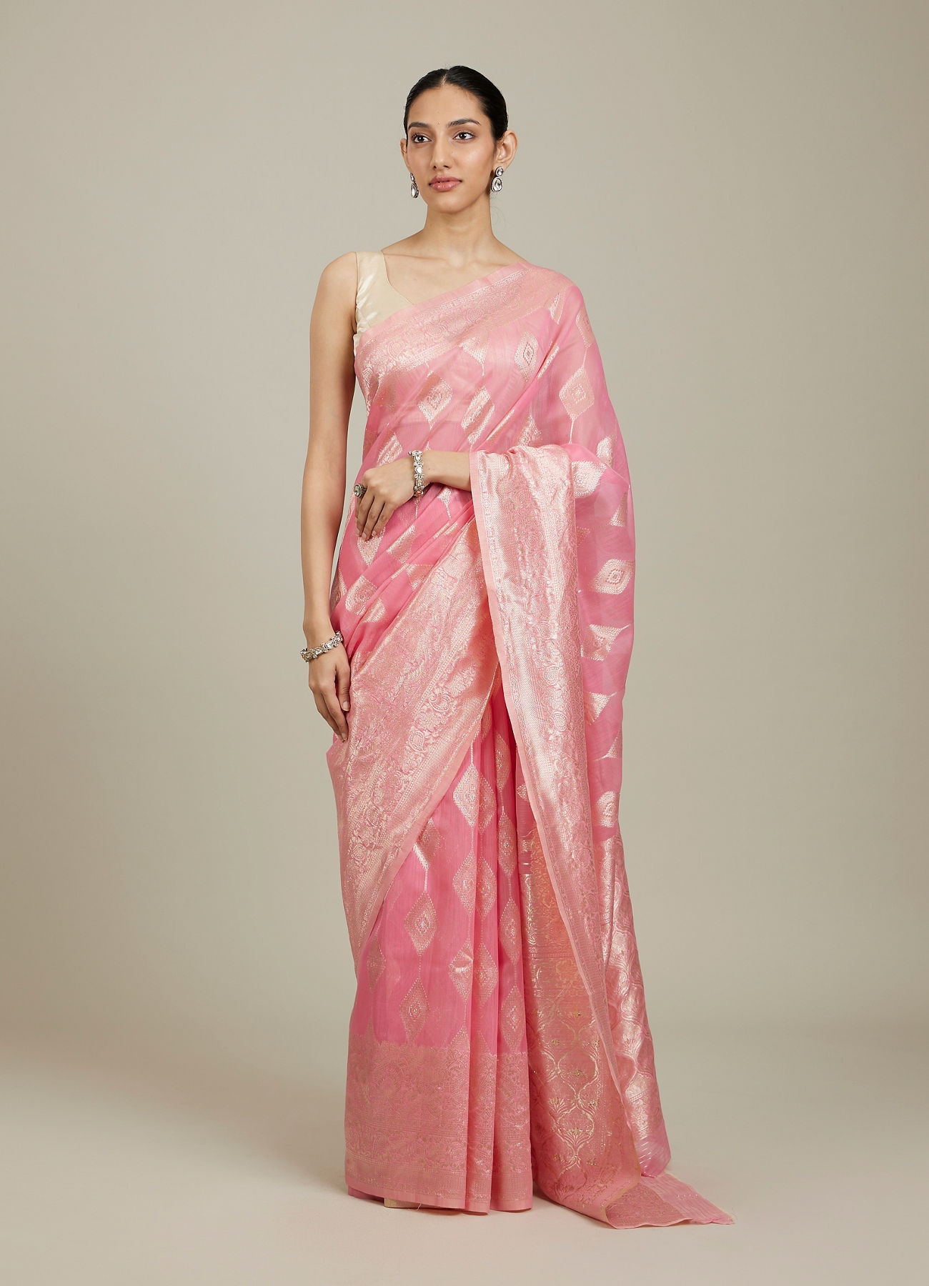 Mohey Women Elegant Pink Silk with Intricate Zari Weave Saree