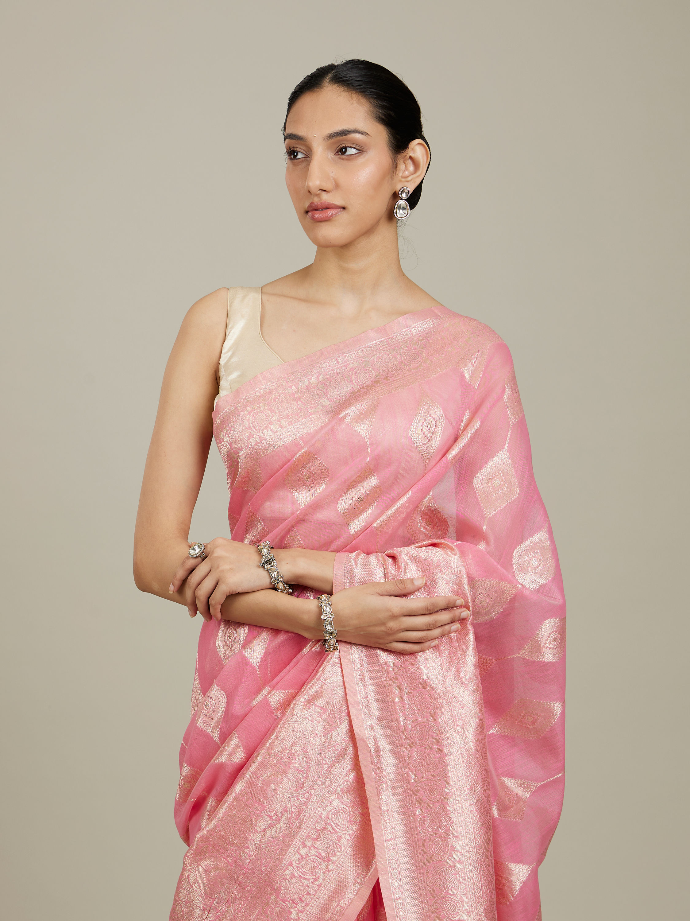 Mohey Women Elegant Pink Silk with Intricate Zari Weave Saree