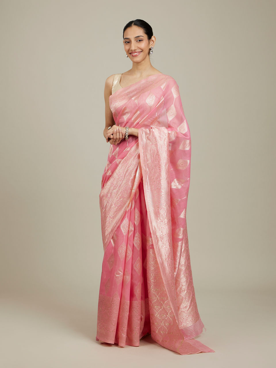 Mohey Women Elegant Pink Silk with Intricate Zari Weave Saree