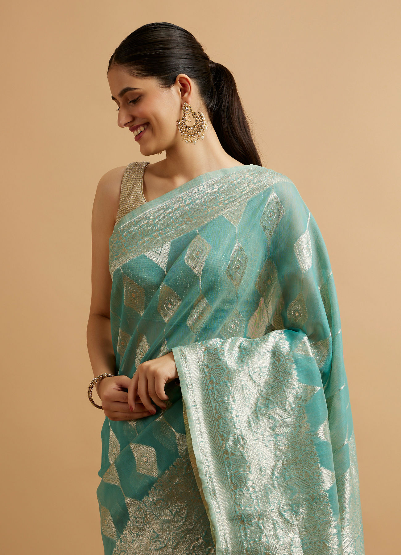 Mohey Women Light Blue Art Silk with Intricate Zari Weave Saree