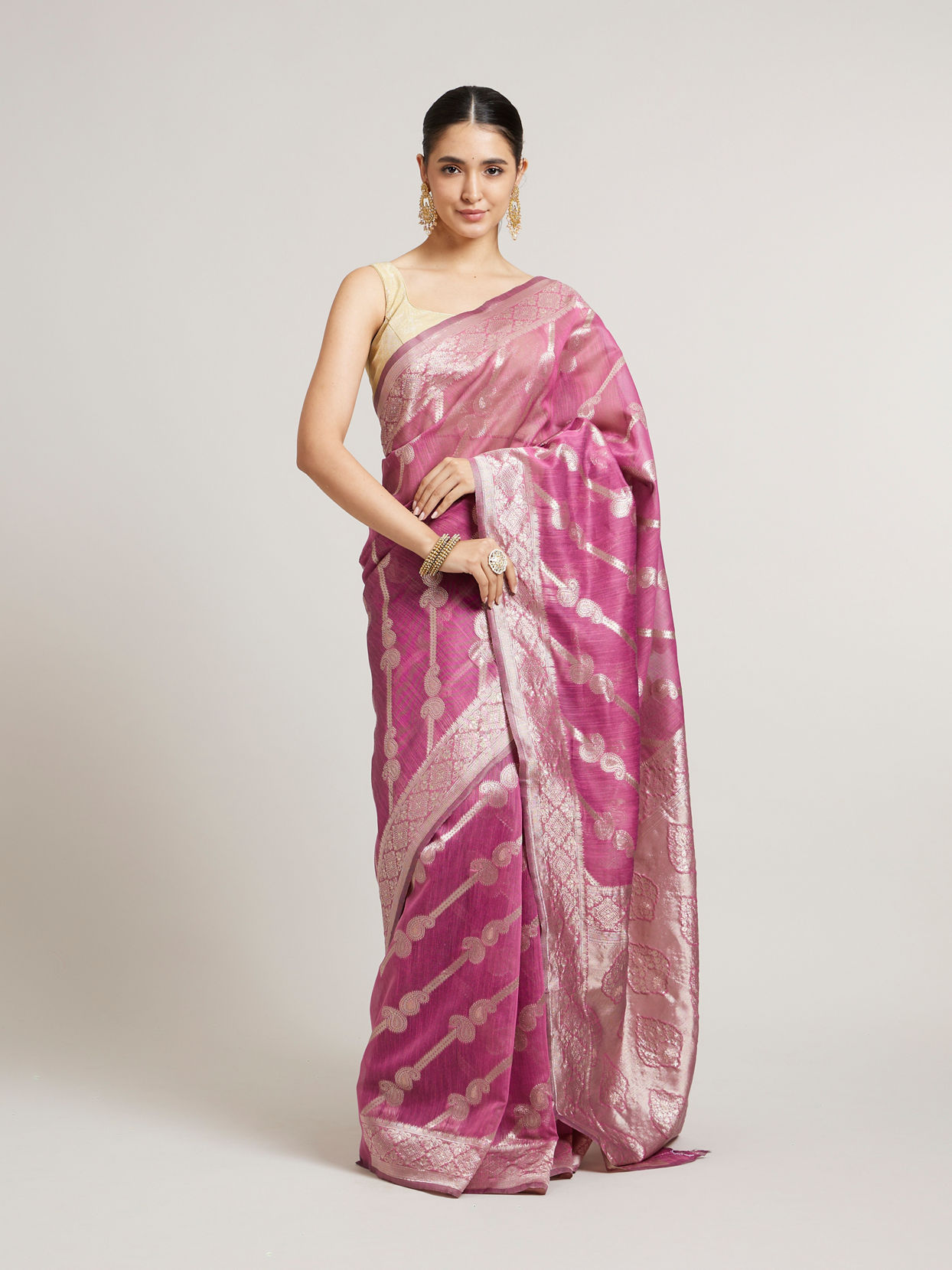 Mohey Women Damson Purple Striped Patterned Saree with Paisley Motifs image number 0